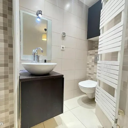 Apartment Lovely Flat With Covered Balcony In